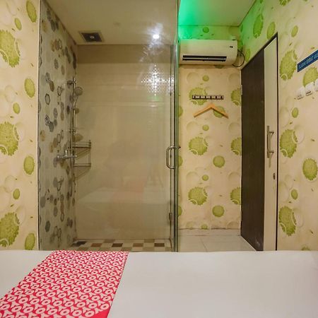 Super Oyo Capital O 92633 Spring Hotel Gubeng Сурабая Екстер'єр фото