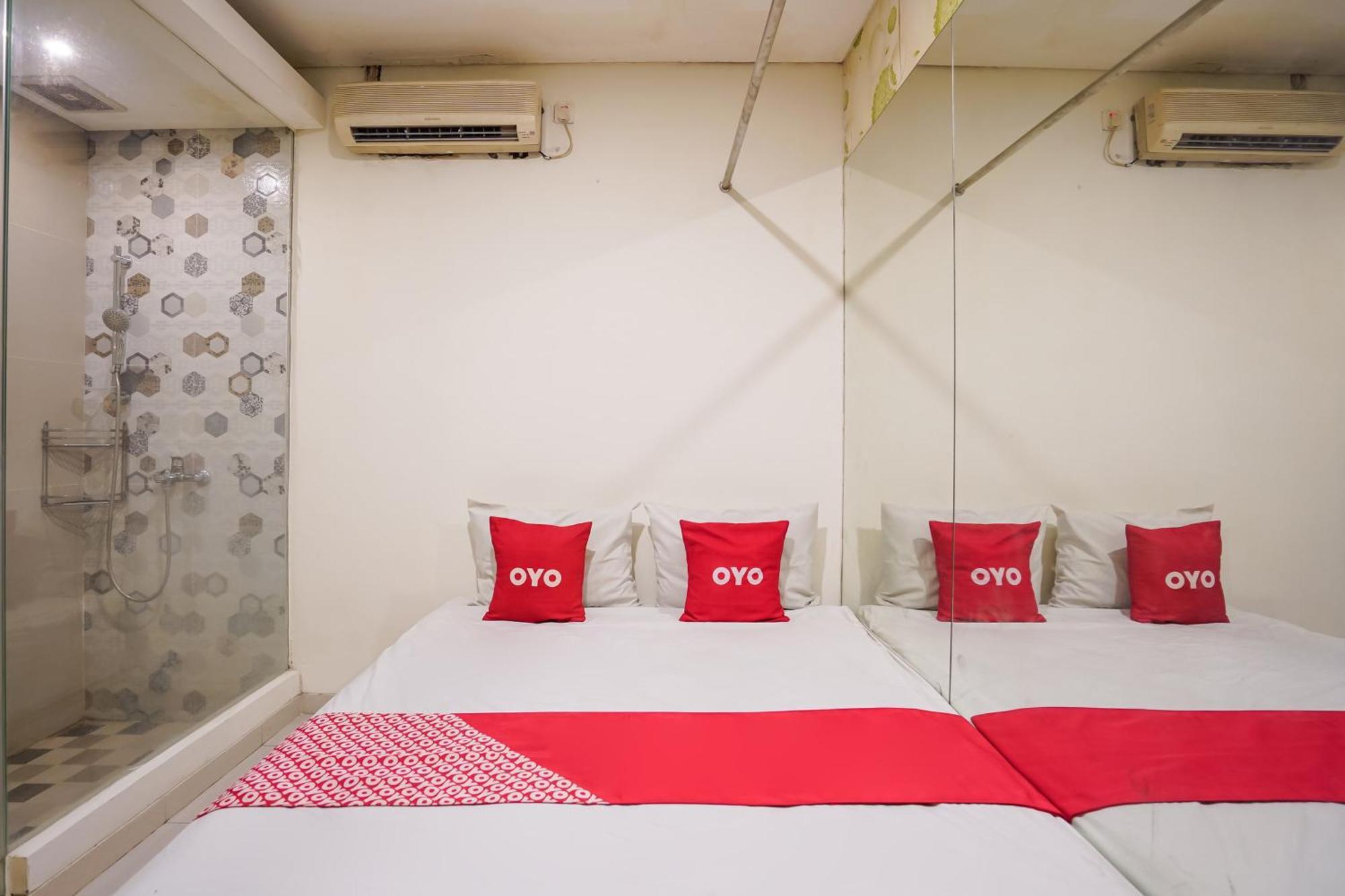 Super Oyo Capital O 92633 Spring Hotel Gubeng Сурабая Екстер'єр фото